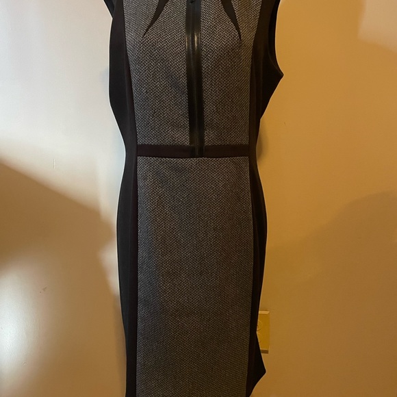 Tahari by Adam S Levine, size 10p, black and white - Picture 3 of 4